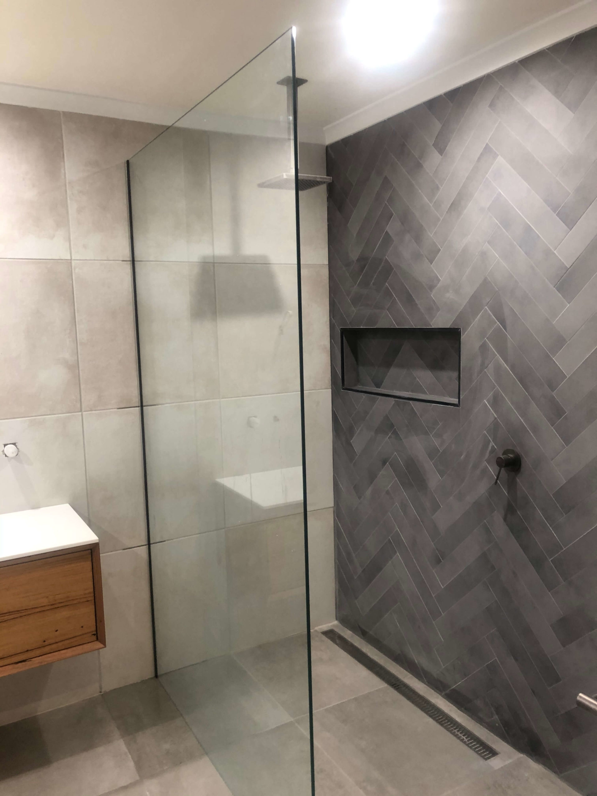 Freestanding Toughened Safety Glass Shower Screen with Black Wall Channel